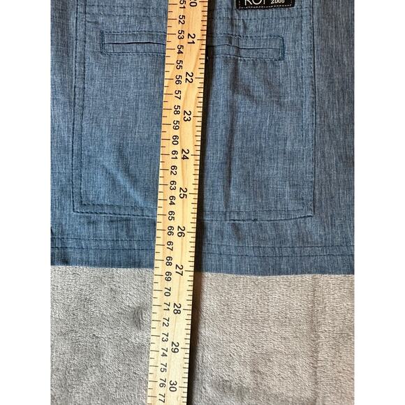 Koi Basics Women’s Scrub Top XL Blue Chambray V-Neck Pockets – Great Condition - Picture 6 of 6